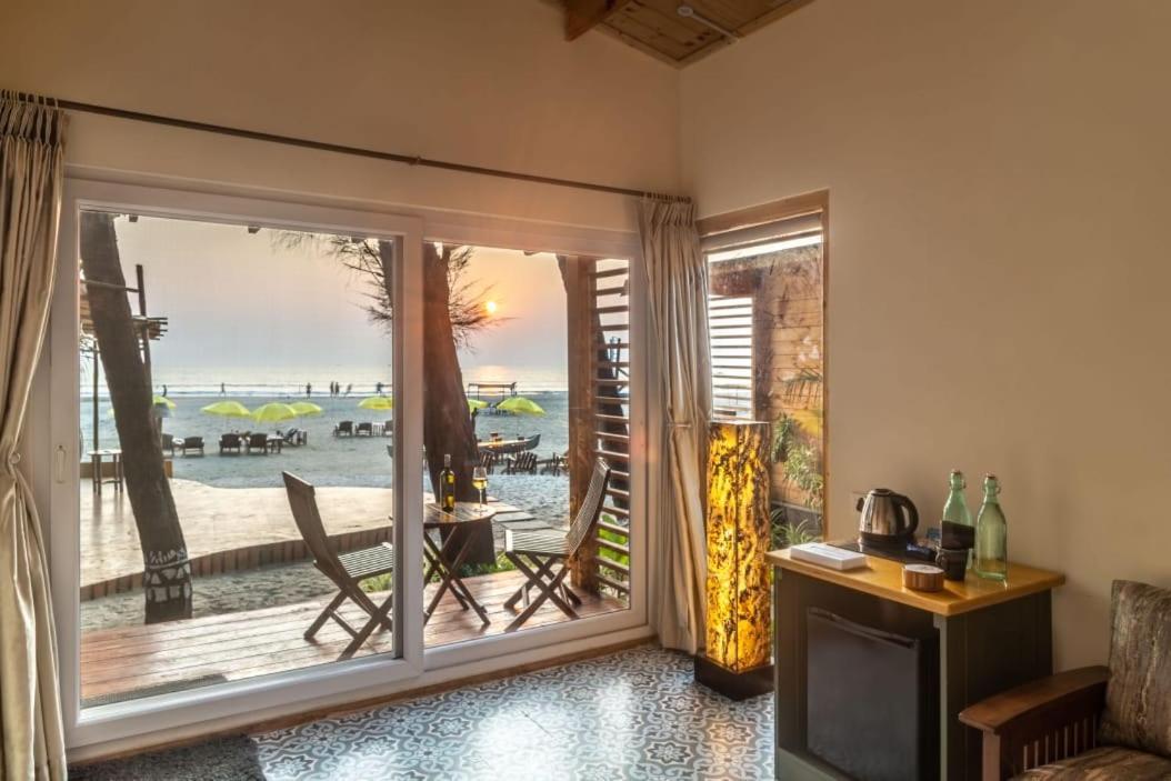Morii By The Sea - Morjim Beach Exterior photo
